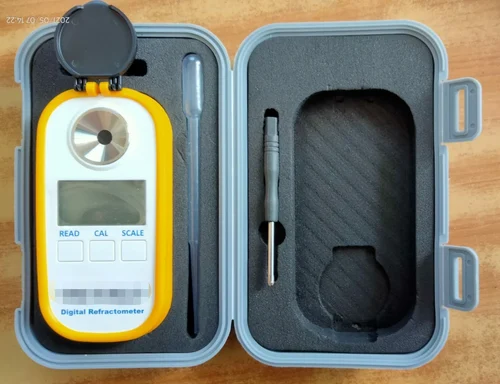 Digital Urea Refractometer - Product Image